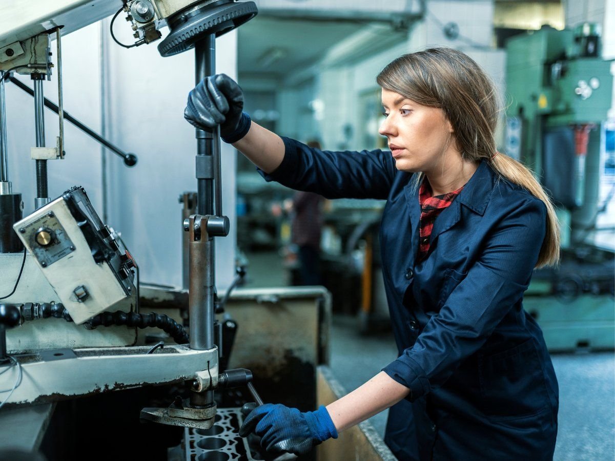 Высокотехнологичный экспорт. Успехи в промышленности фото.