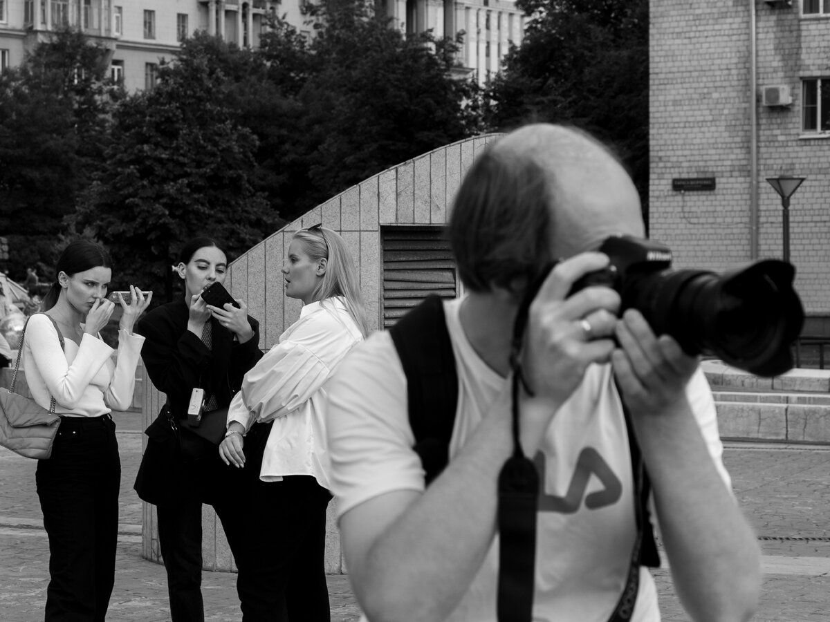 На фотографии представлены фотографии российских и зарубежных фотографов причем