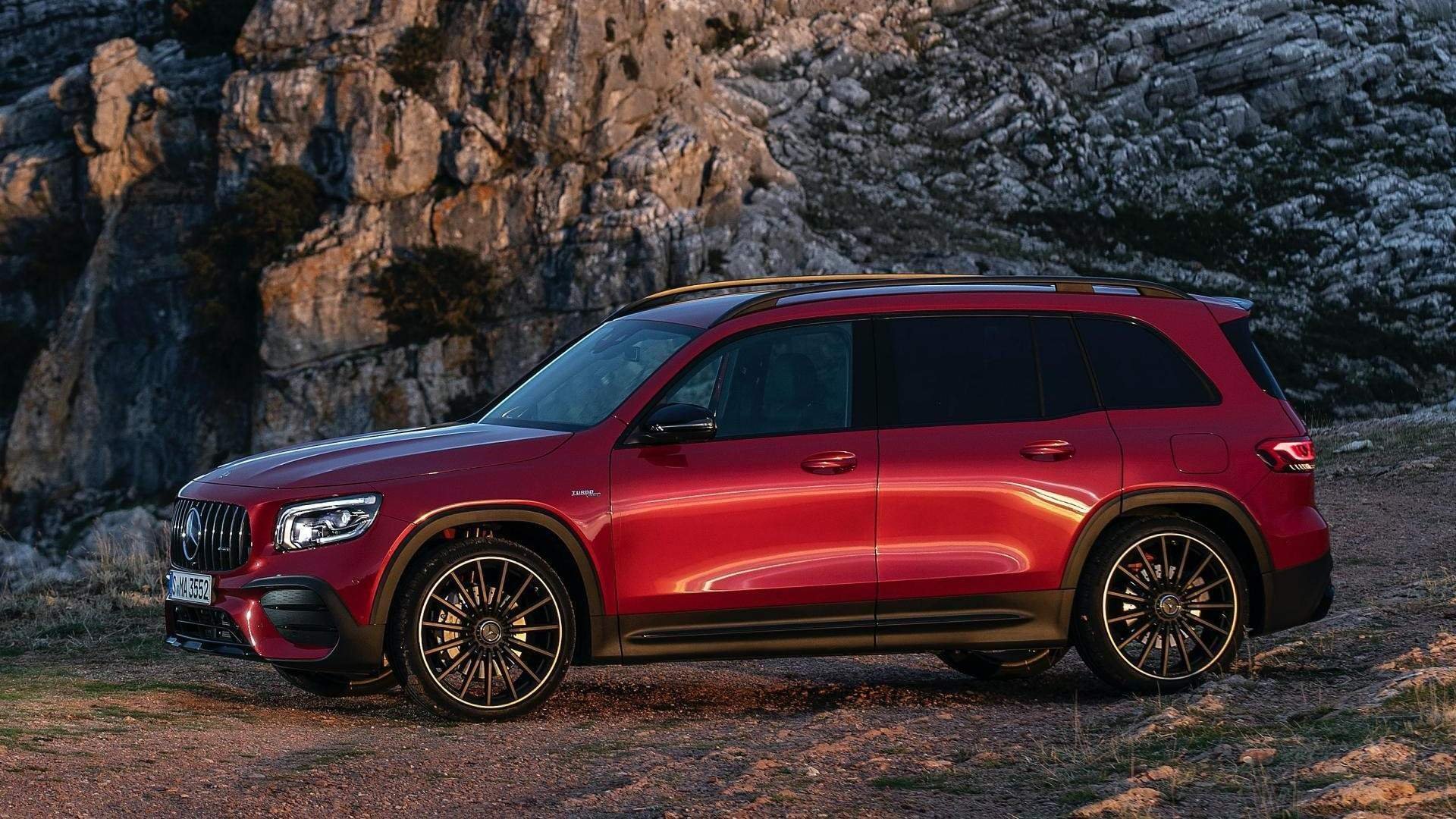 Мерседес Бенц кроссовер 2020 GLB