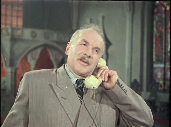 лев аслан хроники нарнии. лев знак. акция нацболов к 100 летию революции. лев и солнце. огненный лев.