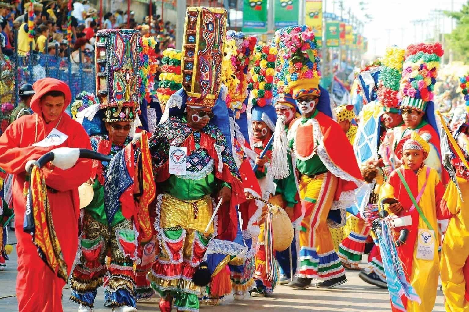 Самая белая страна латинской америки. Карнавал де Барранкилья. Карнавал el Joselito в Барранкилье. Карнавал в Barranquilla. Латинская Америка карнавал.