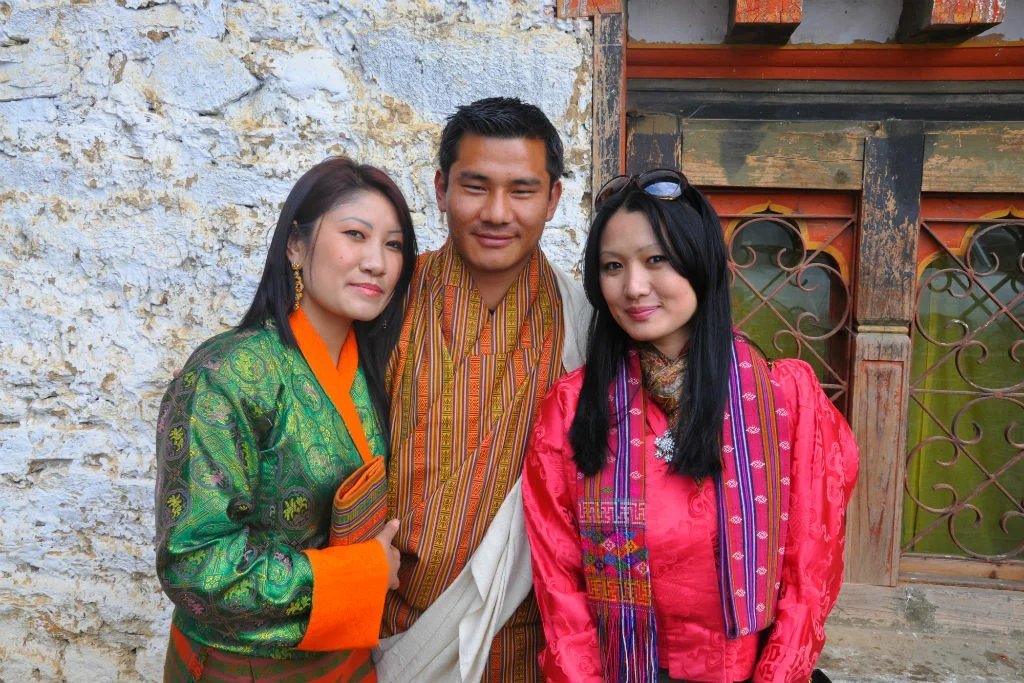 Бутан может вступать. Королевство бутан непристойный Тибет. Гхо бутан. Королевство бутан культура.