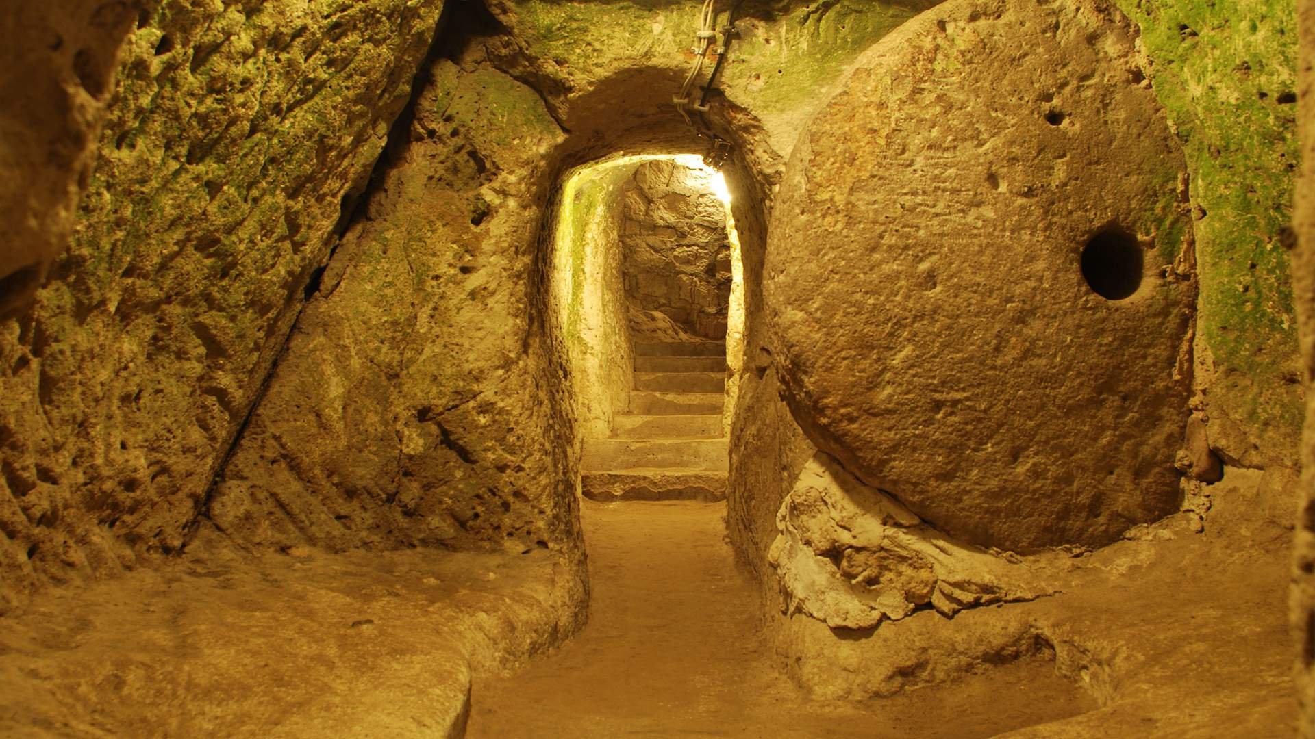 Порой неожиданное открытие можно сделать в подвале собственного дома