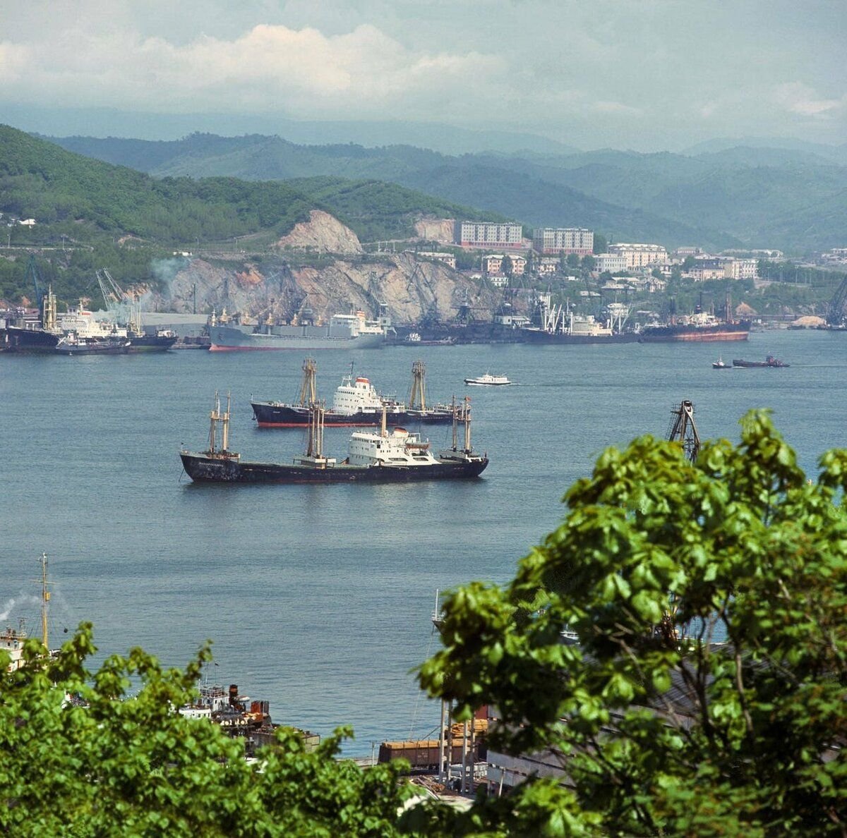 По года в приморский. Бухты находки Приморский край. Город находка бухта. Находка (бухта, японское море). Залив находка Приморский край.