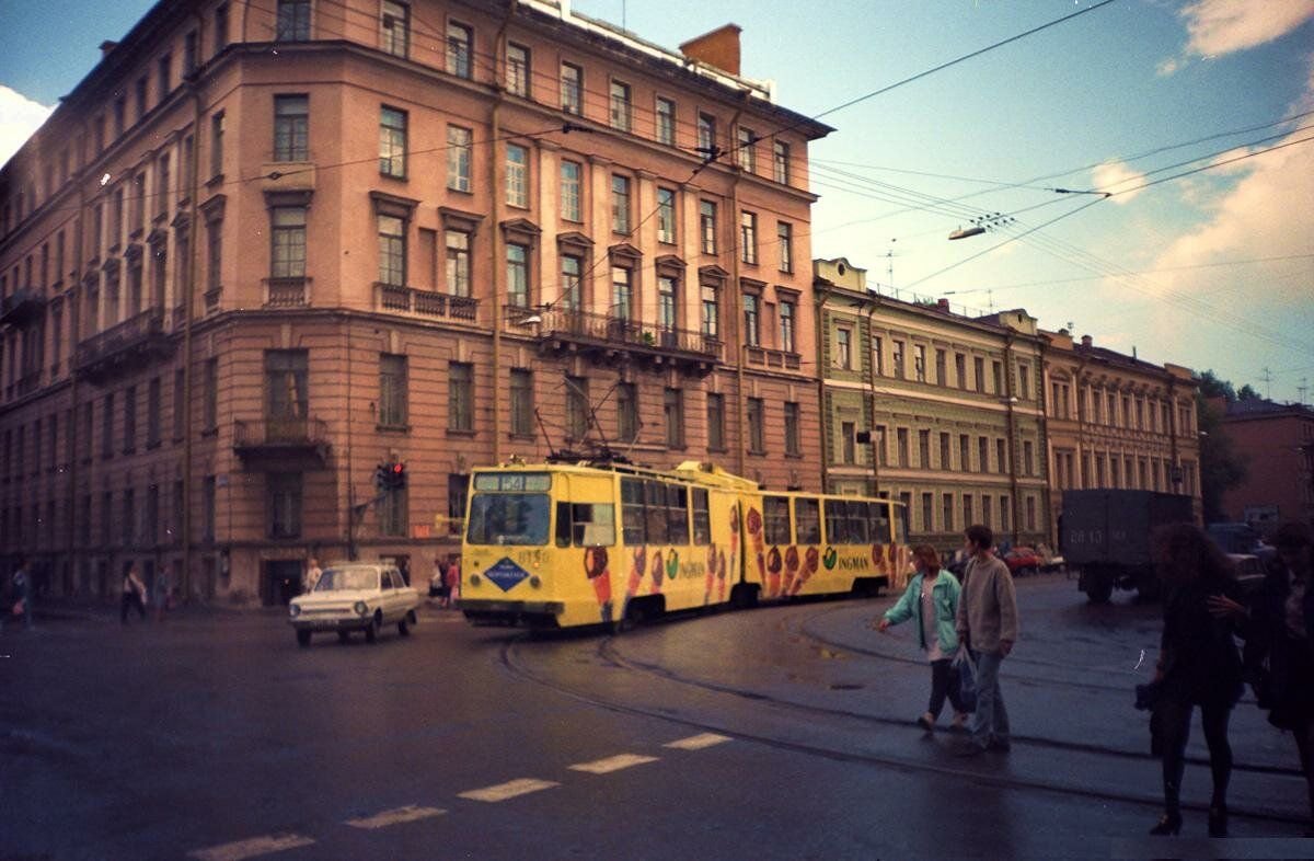 Спб 90. Проспект Декабристов Санкт-Петербург. Проспект Маклина Санкт-Петербург. Санкт-Петербург 1995 год. Улица Декабристов Питер.