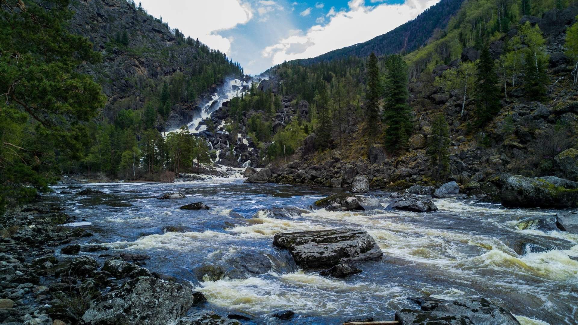 Чульчинский водопад горный Алтай