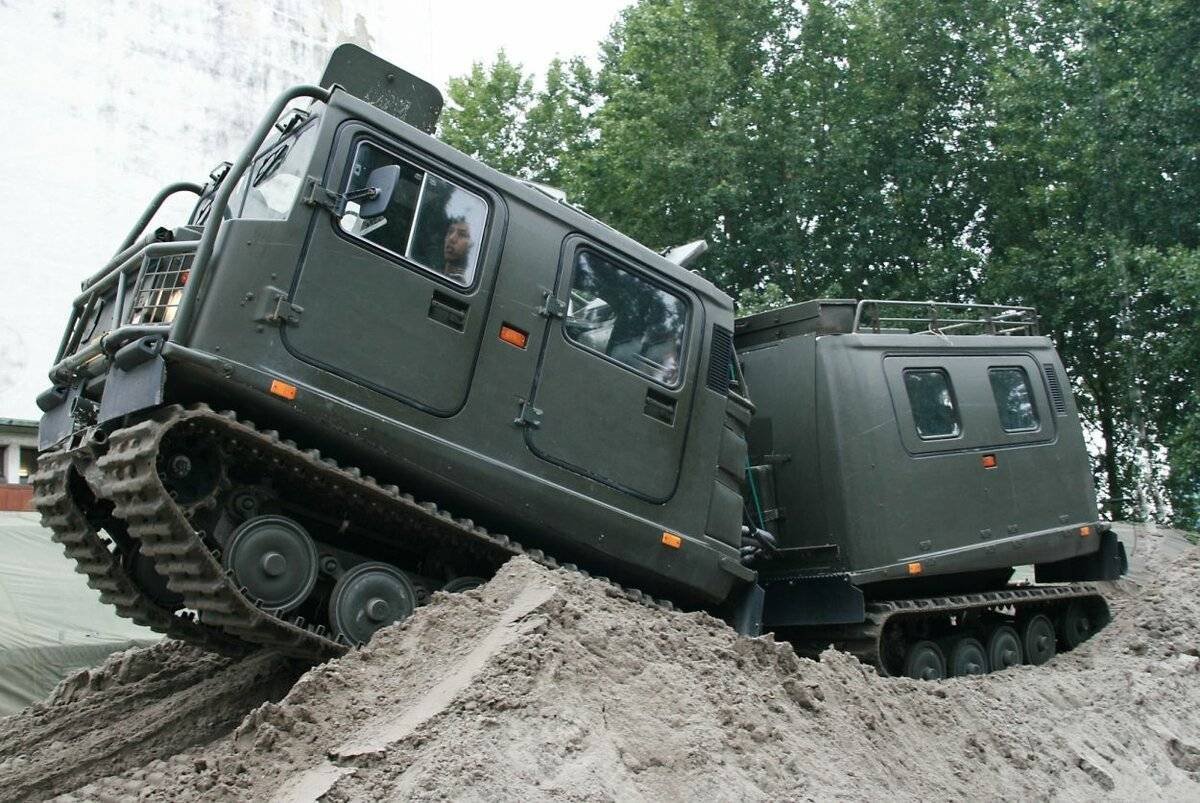 Гусеничная техника. Вездеходный Транспортер Hagglunds bv206. Hagglunds BV-206. Шведский вездеход BV-206. Болотоход BV-206 Лось.