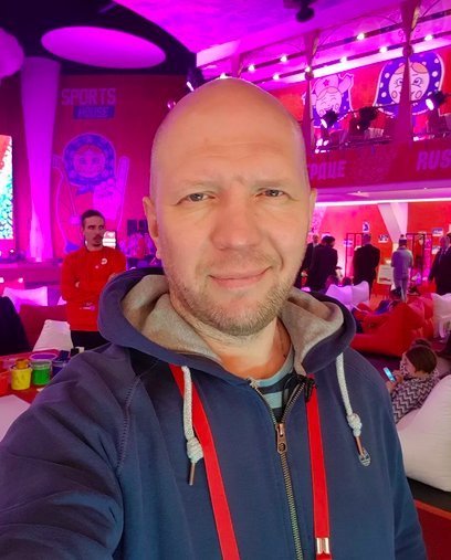 анатолий александрович кузичев и шейнин артем. куда пропал шейнин. артём шейнин 2021. куда делся кузичев из время покажет. кузичев анатолий на телевидении.