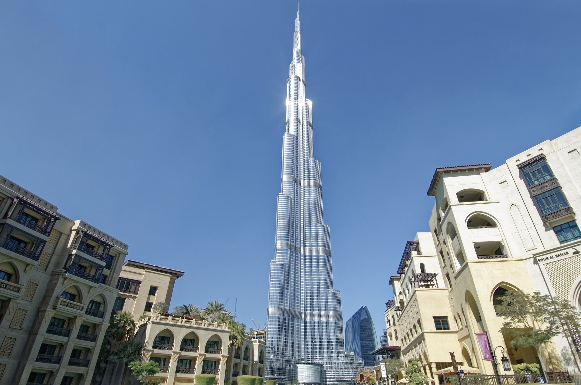 Башня бурдж халифа где. Бурдж-Халифа Дубай. Башня в ОАЭ Бурдж Халифа. Дубай здание Бурдж Халифа. Небоскреб Burj khalifa в Дубае.