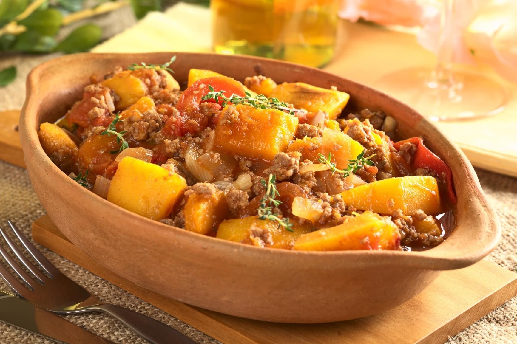 Жаркое из курицы с картошкой