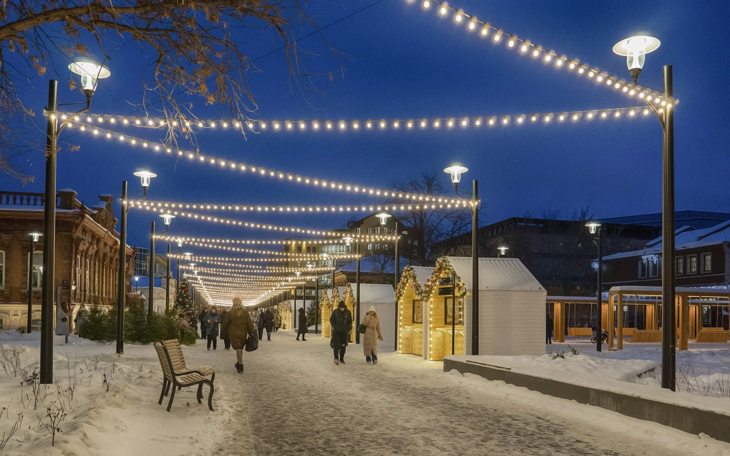 пешеходная зона на дзержинского тюмень. ул дзержинского тюмень пешеходная улица. улица дзержинского тюмень пешеходная. парк дзержинского тюмень. улица дзержинского тюмень пешеходная.