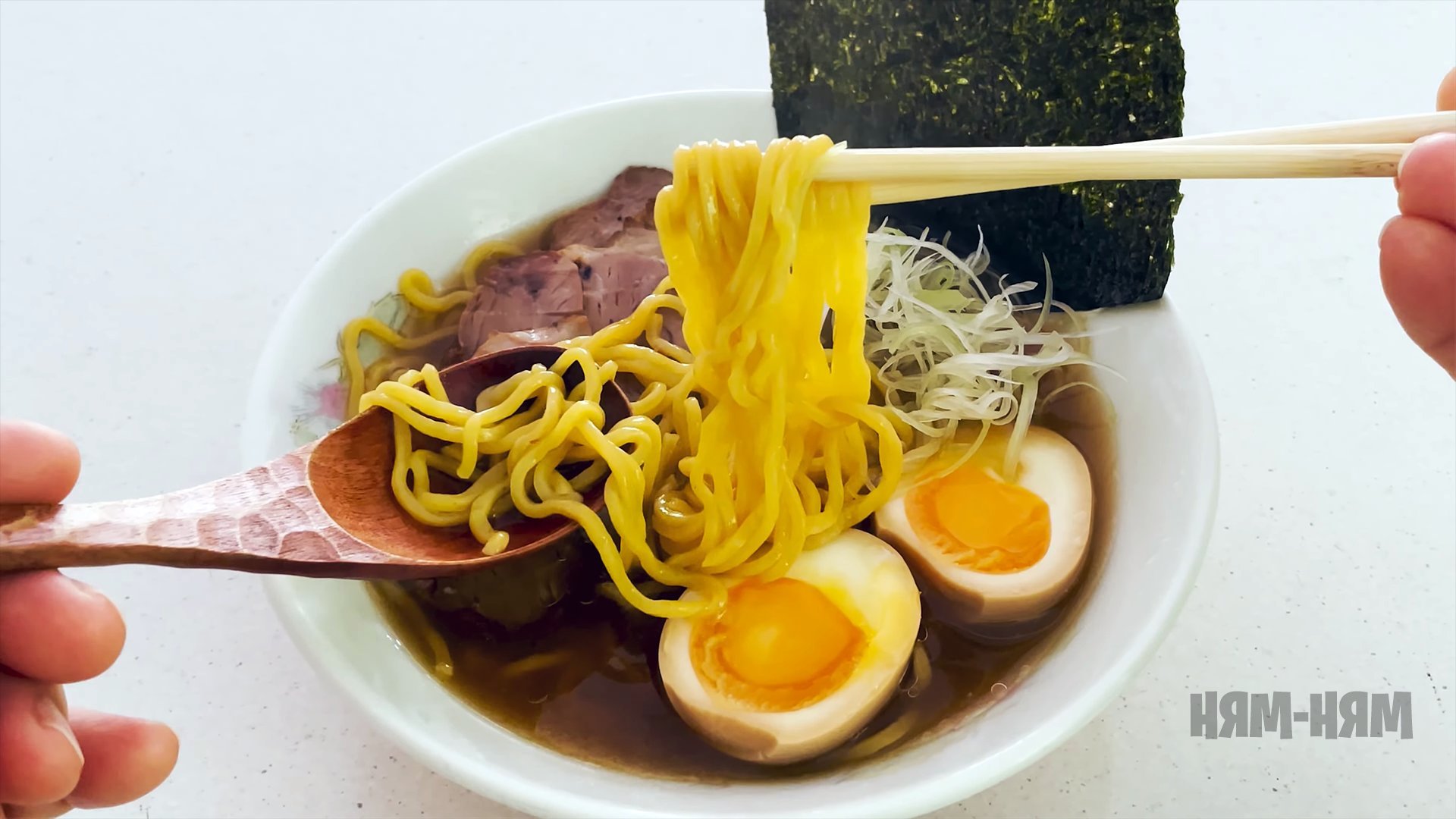 Сколько варить рамен. Чун хо рамен. Тори рамен. Пряность рамен. Корейская кастрюля для рамена.