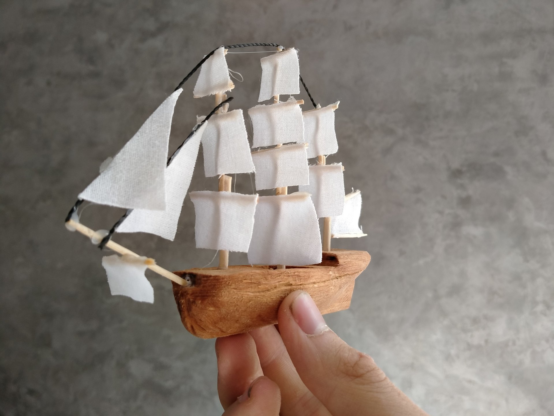 Как легко выточить простую модель корабля из ножки поддона | Деревянная ...