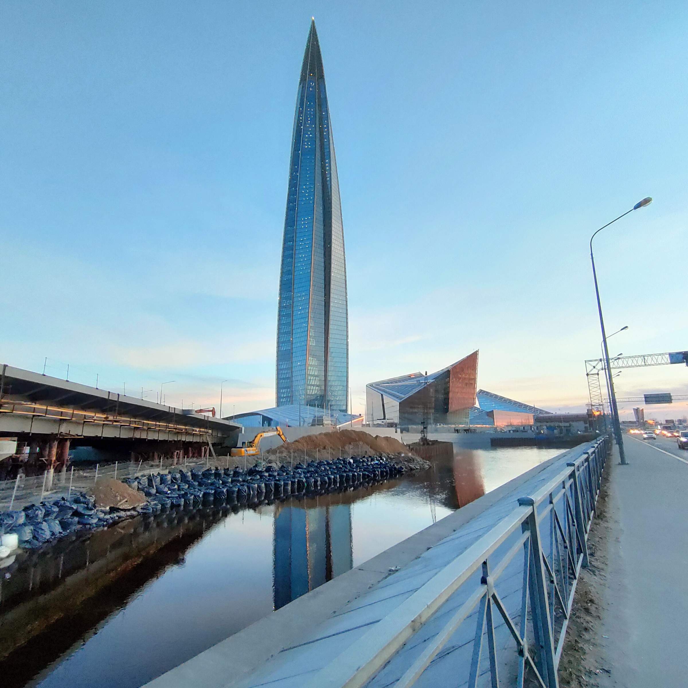 Лахта посетить. Санкт-петербург башня лахта. Лахта-центр, расположенный в санкт-петербурге высота. Три башни лахта центра. Рк поной-лахта.