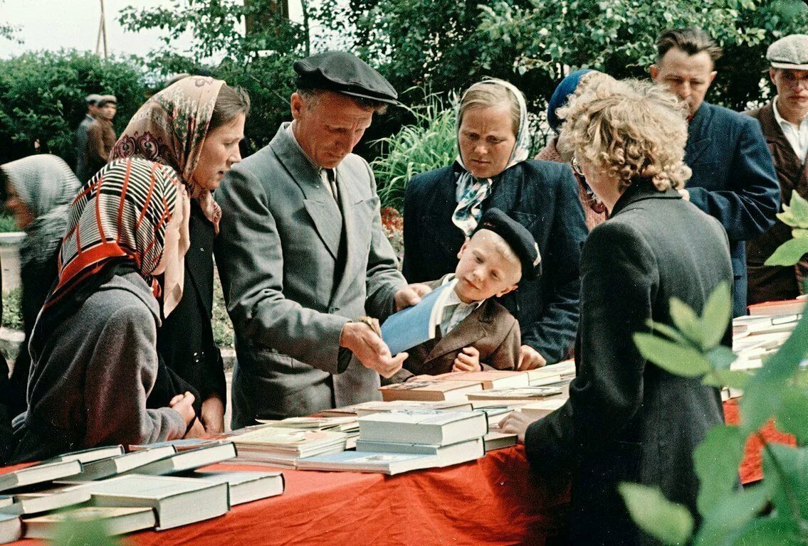 Жизнь в советское время. Семён Осипович Фридлянд. Фото семёна Фридлянда СССР 1950-Е. Чтение в Советском Союзе.