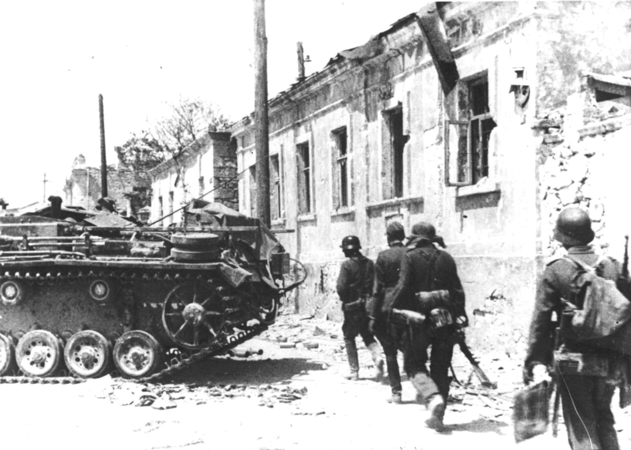 Севастополь вермахт. Оккупация Севастополя 1942-1944. Немцы в Севастополе 1942-1944. Севастополь в оккупации 1942.