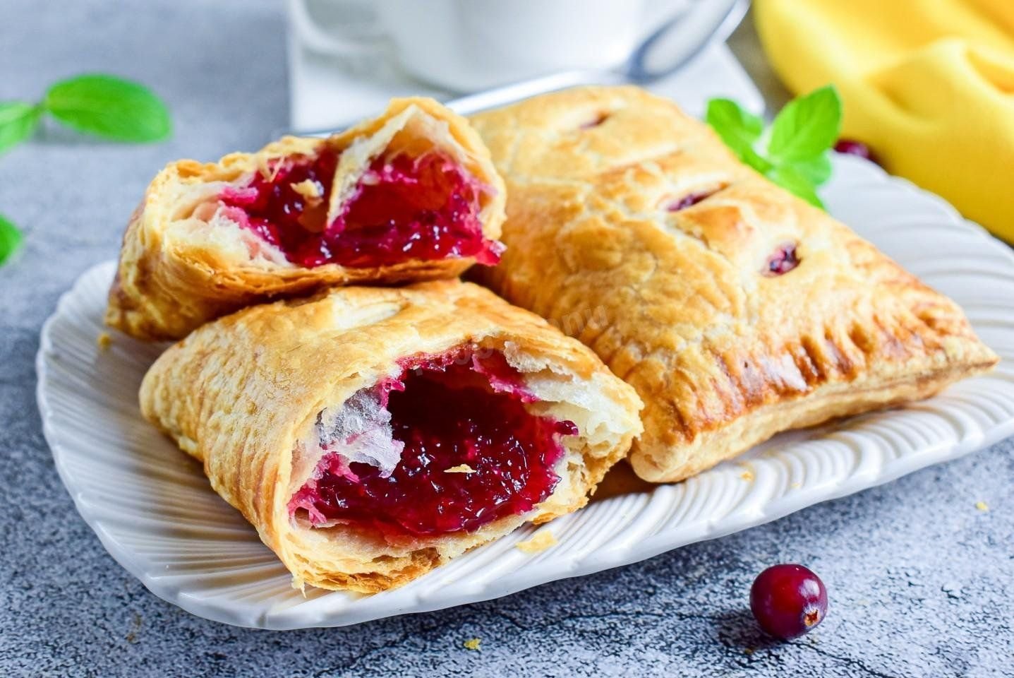 Слойка с вареньем