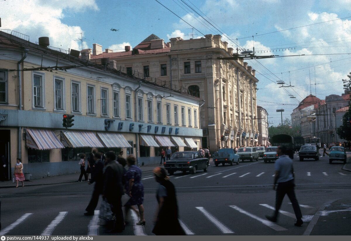 Покровские ворота в москве фото