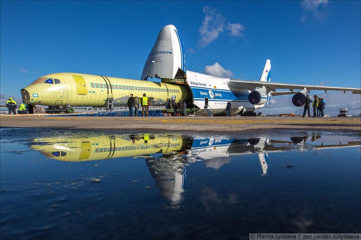 Ан вид. АН-124 пассажирский вариант. АН-124 Волга Днепр. АН 124 шасси.