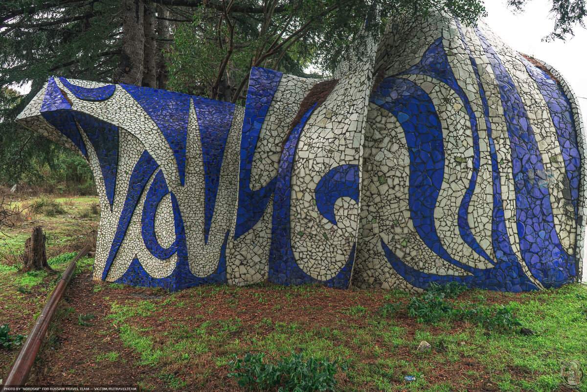 Остановка в абхазии по проекту церетели