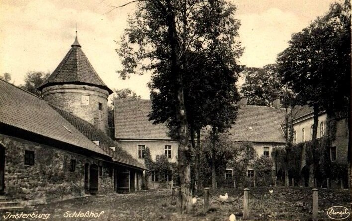 Двор замка Инстербург. Довоенное фото. Источник: bildarchiv-ostpreussen.de