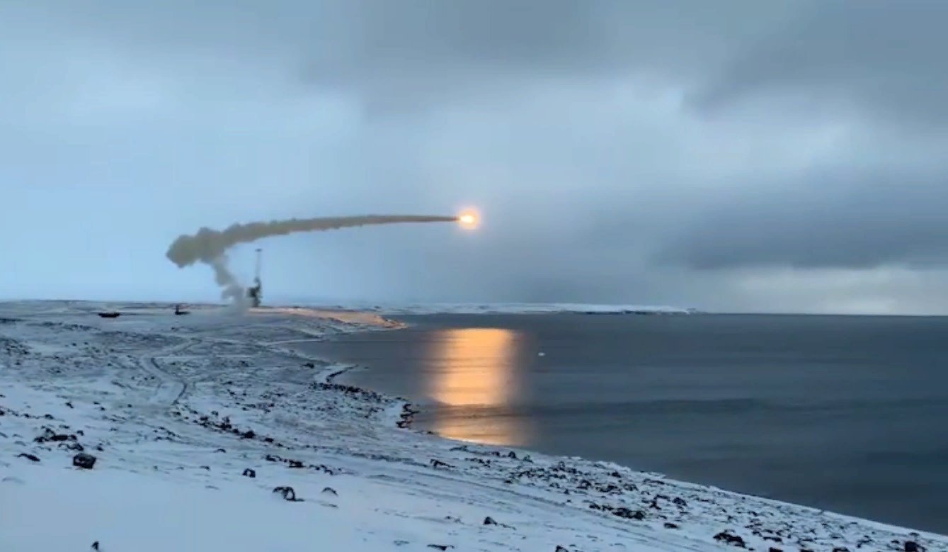 Пуск ракет в море