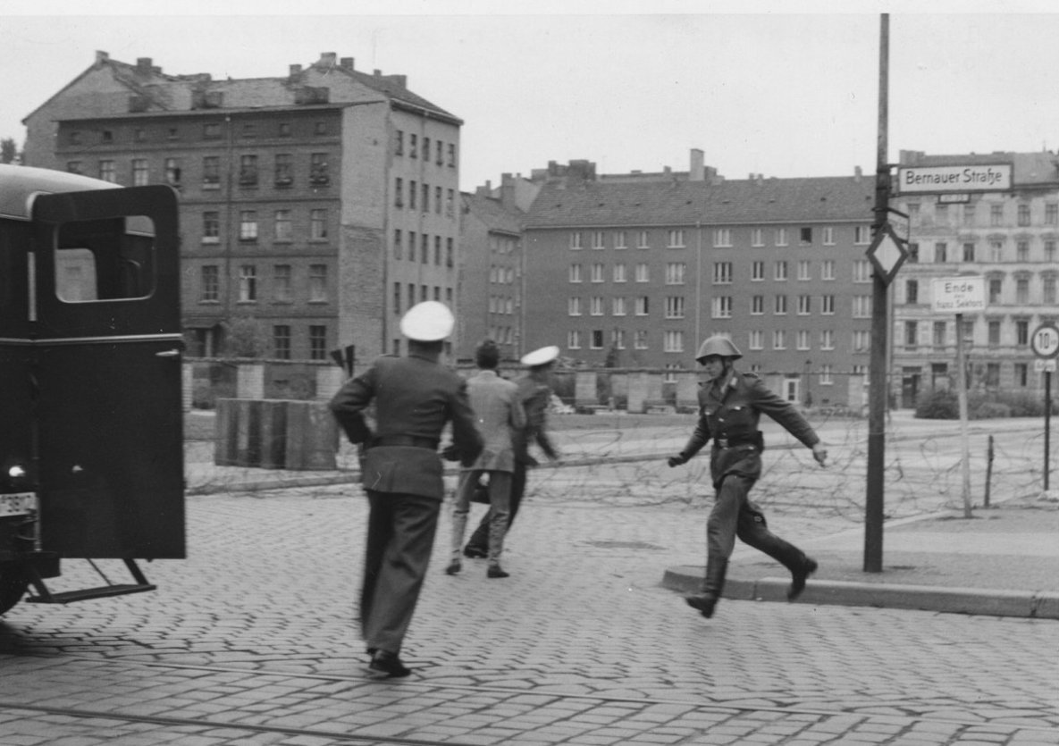 Прыжок в свободу фото 1961