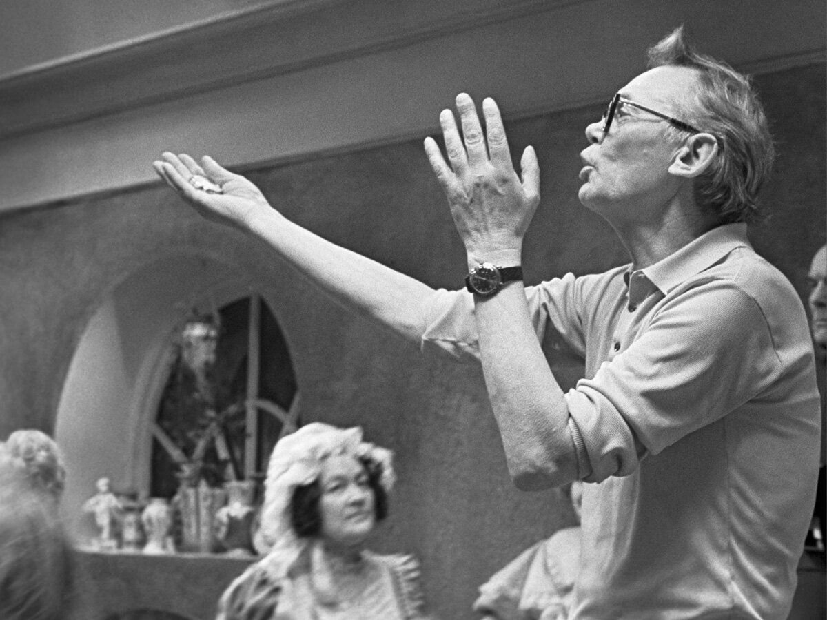 леонид гайдай 1993. леонид гайдай. 100 режиссер. станислав ростоцкий режиссер. вверх мультфильм и армен джигарханян.