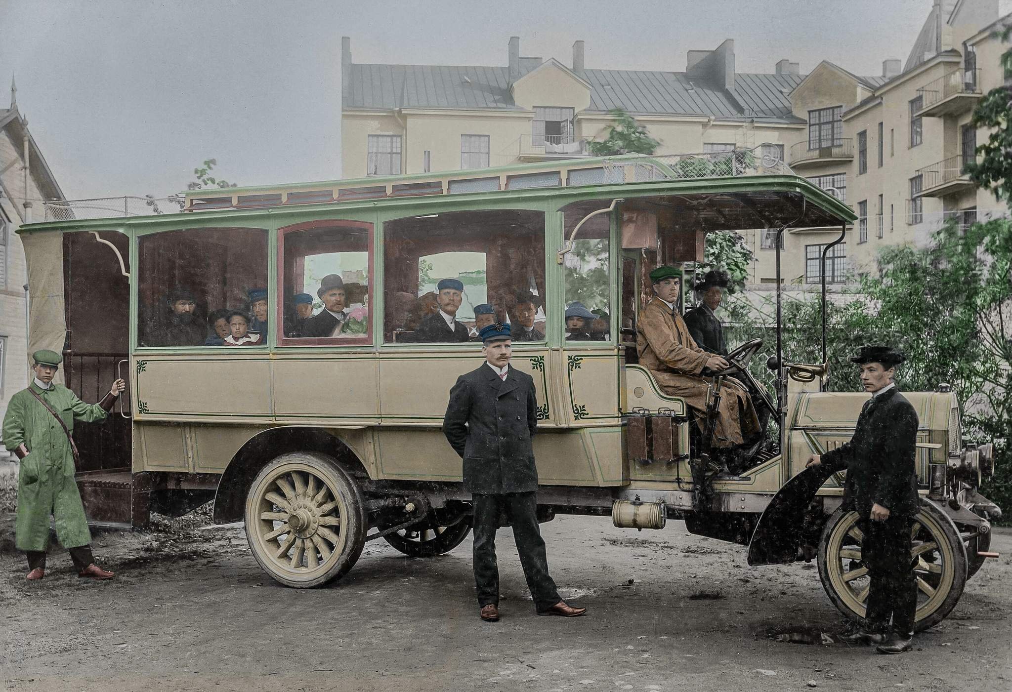 1907 год первый автобус