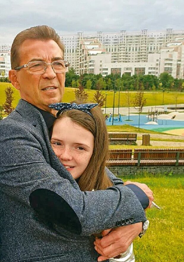 Николай добрынин фото с женой