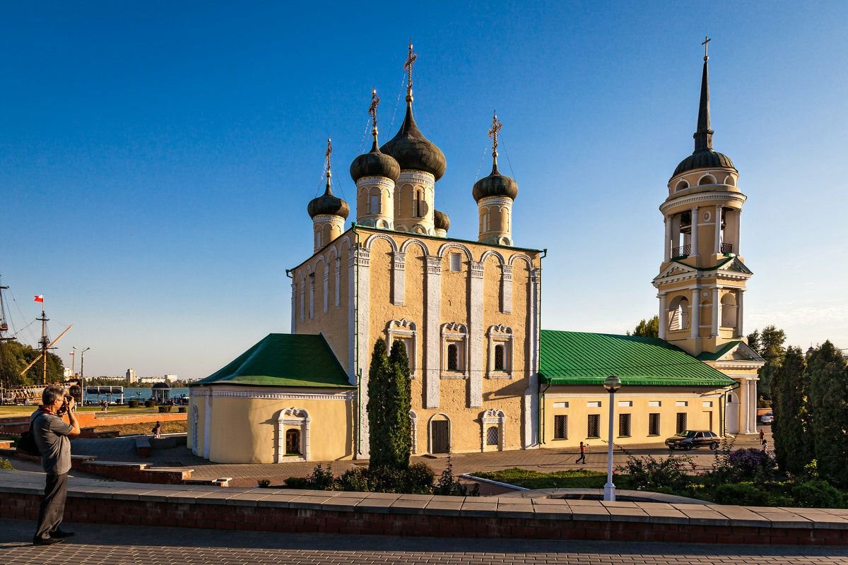 Воронежская церковь. Адмиралтейская Церковь Воронеж. Успенская Адмиралтейская Церковь. Храм на Адмиралтейской площади Воронеж. Успенский собор Воронеж.