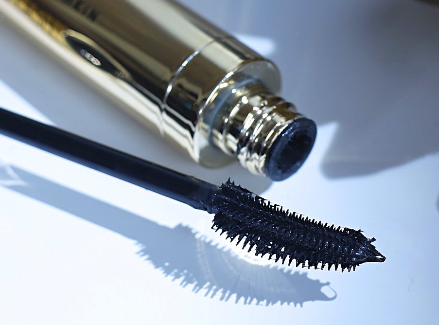 Тушь для ресниц с алоэ вера. Тушь для ресниц не размазывается. Yves rocher тушь для ресниц vertige volume. Тушь с пластиковой щеточкой. Тушь для ресниц риммер.