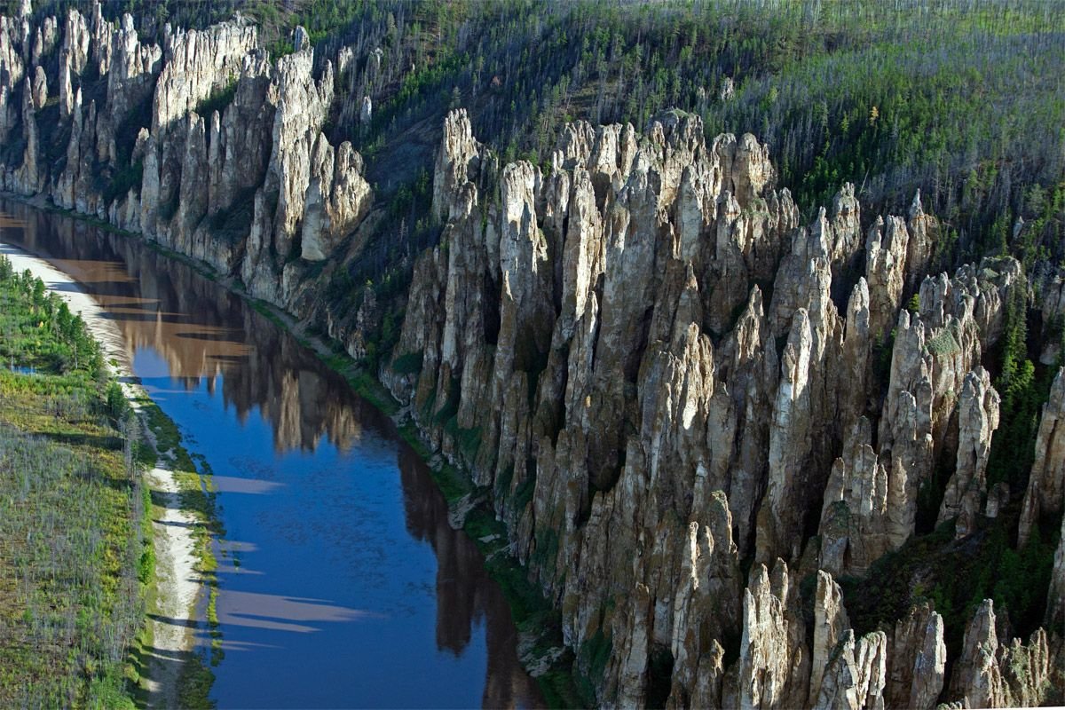 Синские скалы Якутия