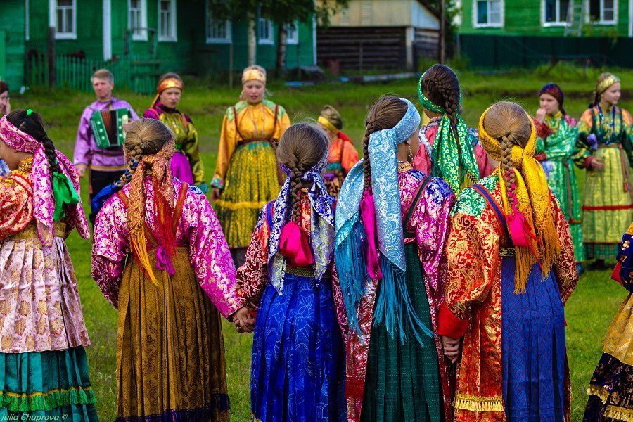 Город усть цильма. Красная горка Усть-Цильма. Праздник горка в Усть-Цильме. Горка Усть-Цильма. Праздник Коми Усть Цилемская горка.