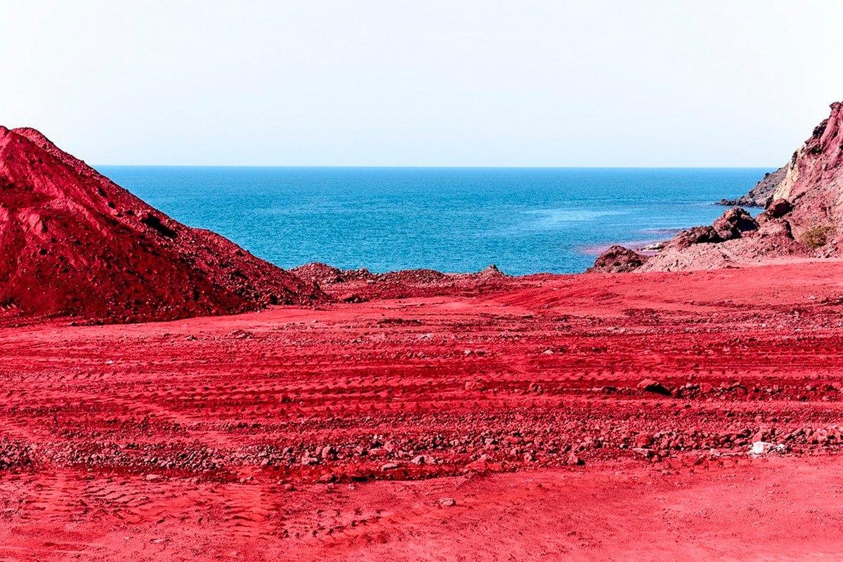 Остров Ормуз красный пляж