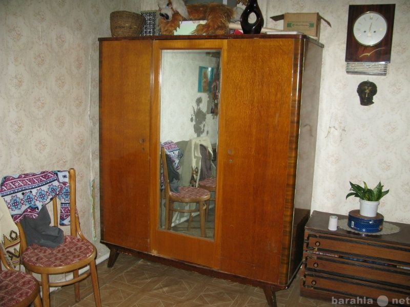 Советская мебель купить. Советский шкаф. Шифоньер 70-х годов. Советская мебель 60-х годов. Мебель 50-х годов.