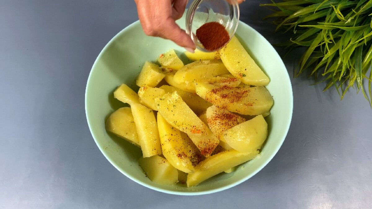 Картофельное пюре с маслом. Пюре. Сухое пюре из картофеля. Картошка толченка. Пюре с чем можно приготовить.