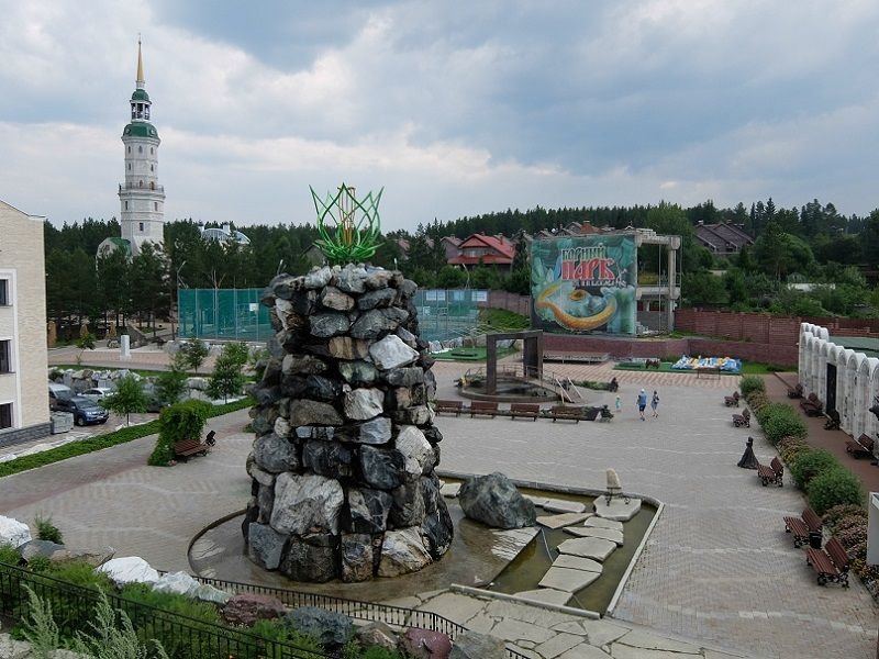 Самая самая в златоусте. Парк Бажова Златоуст колокольня. Башня в парке Бажова в Златоусте. Златоуст кафе парк Бажова. Город Златоуст красная горка.