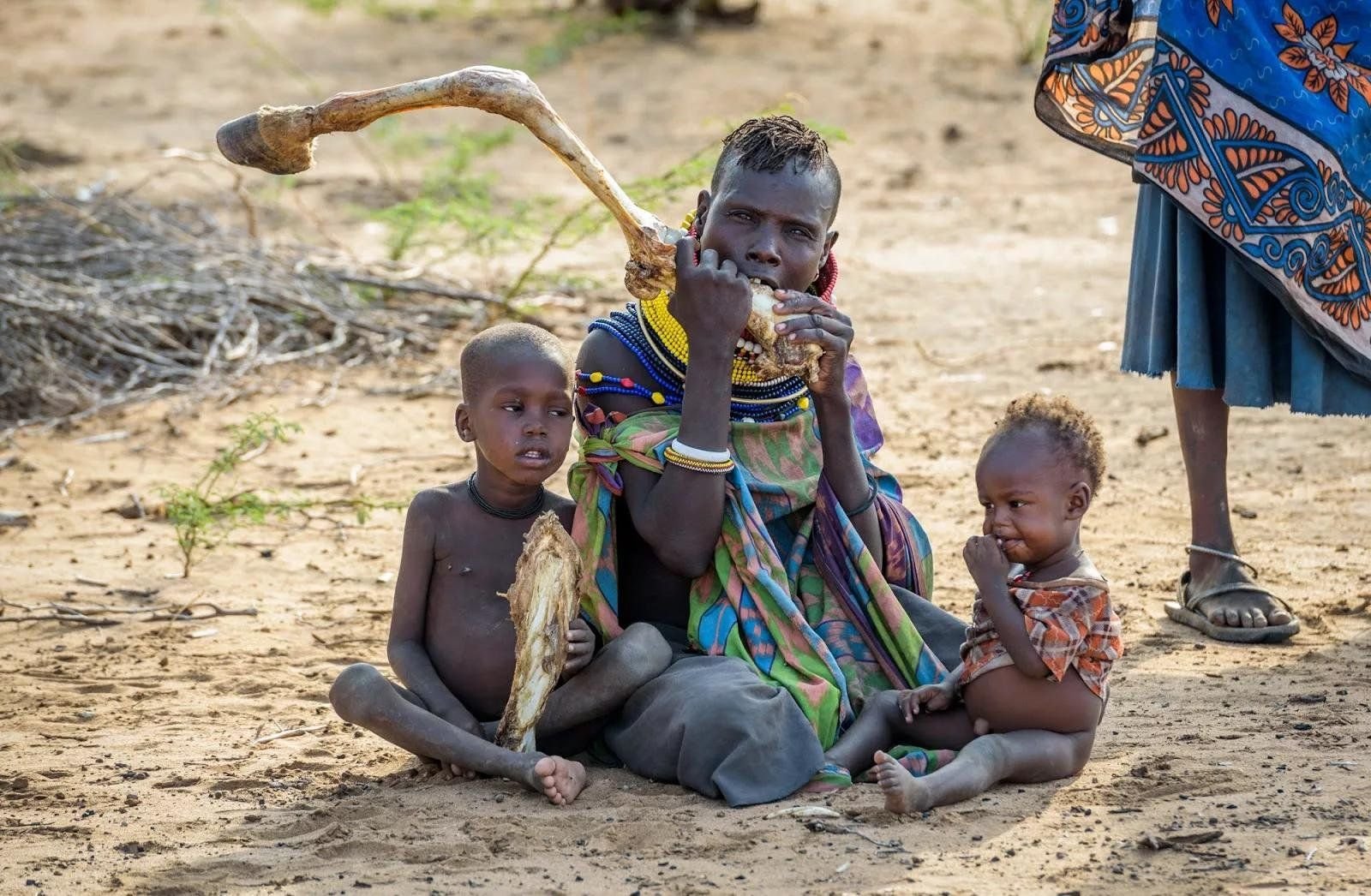 Children are ill disease in africa because. Голодающие африканские дети. Африканские дети Голодные.