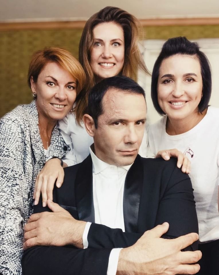 Александр никитин фото с женой и детьми