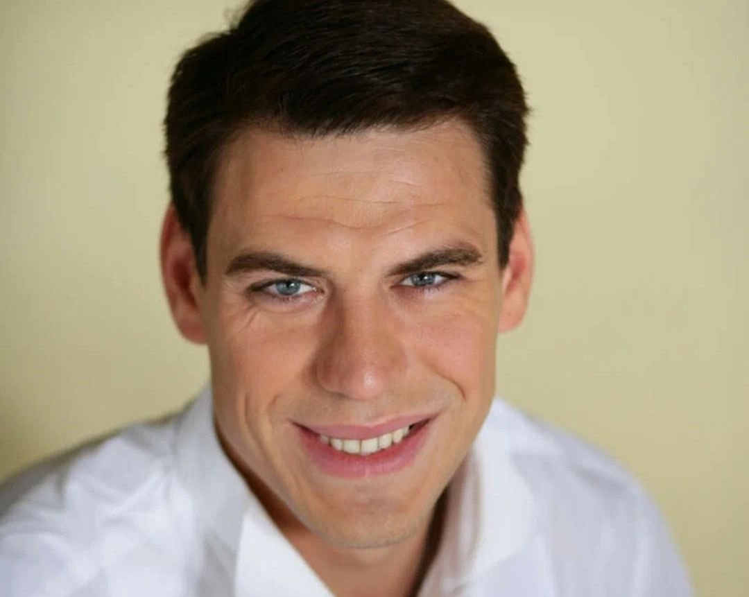 актер несли. лесли нильсен в молодости фото. тони сервилло молодой. брусникин актер. заведующий труппой театра.