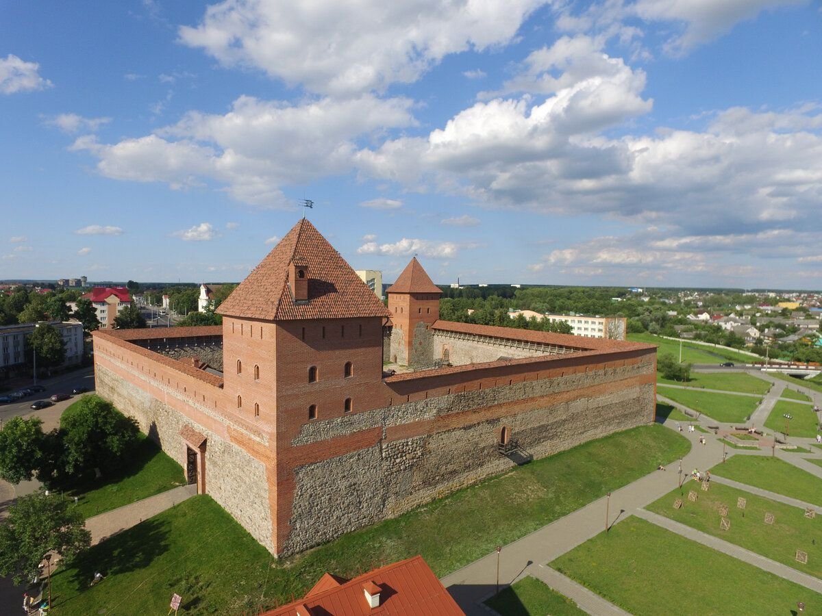 Замки беларуси фото с названиями