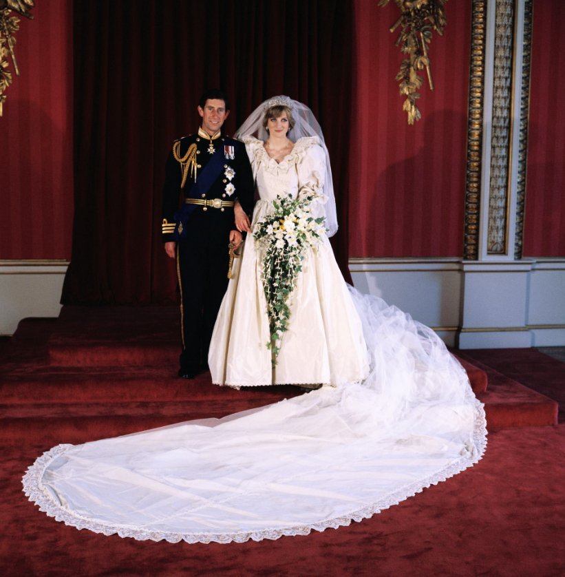 Королева в свадебном платье