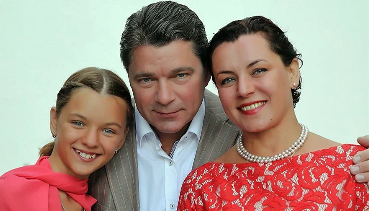 Александра маховикова дочь сергея маховикова фото Долгожданная дочь и крепкий 27-летний брак с известной актрисой Сергей Маховиков
