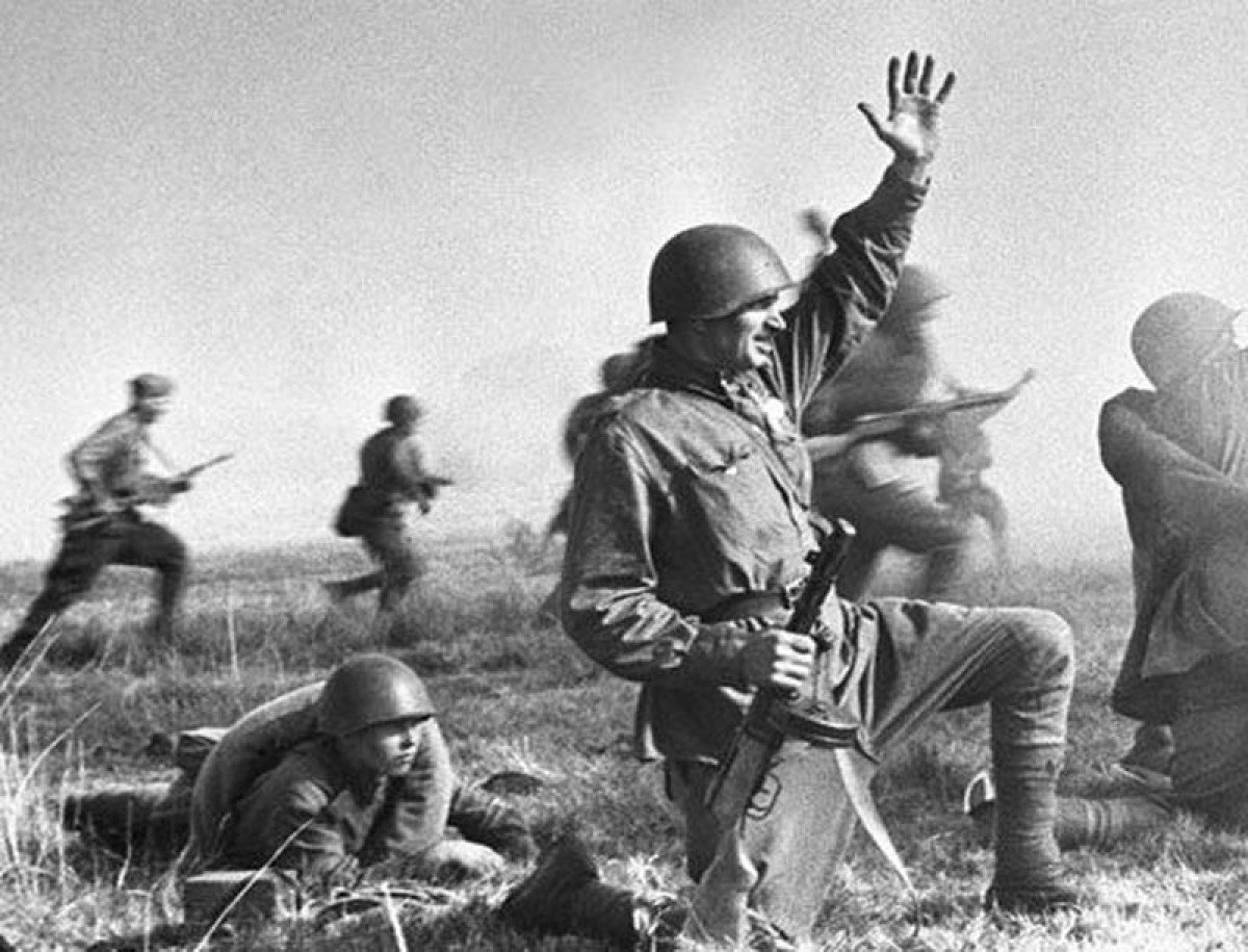 Нападение солдата. Ни шагу назад 1941. Атака бойцов в годы ВОВ 1941-1945.