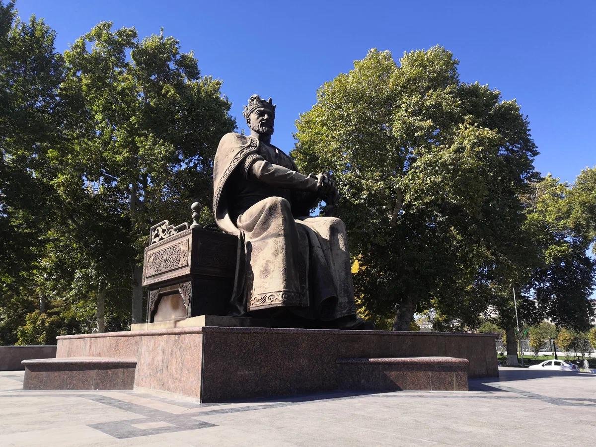 Памятник тамерлану в турции
