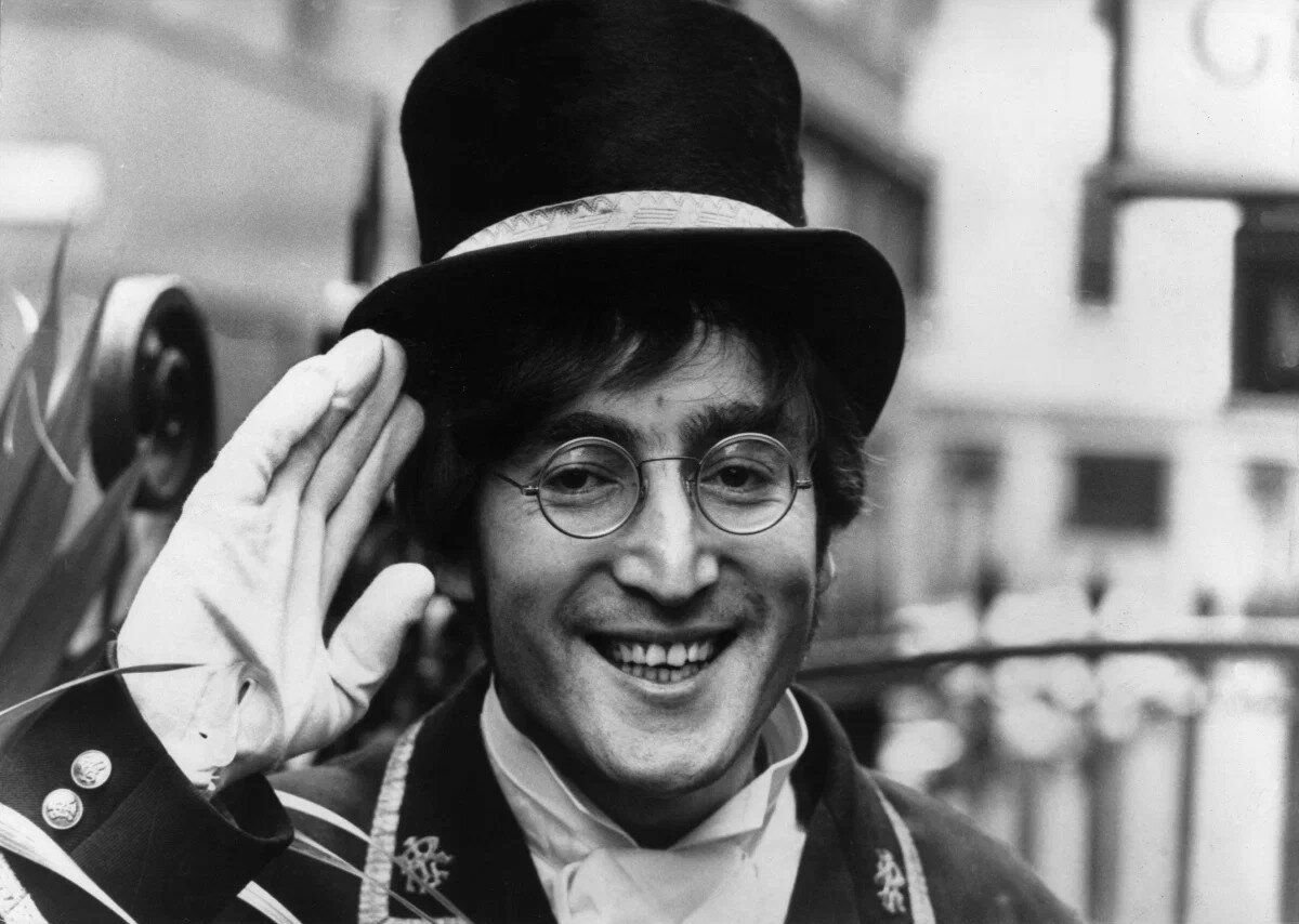 Фотографии джона. John Lennon. Alan Lennon. Джон Леннон 80 год. John Lennon фото.