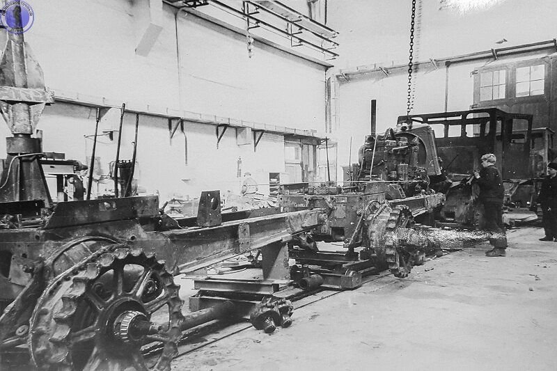 они озарялись новыми победами возрожденных цехов. кузнечно прессовые машины ссср 1978 года. они озарялись новыми победами возрожденных цехов. одесский авторемонтный завод. они озарялись новыми победами возрожденных цехов.