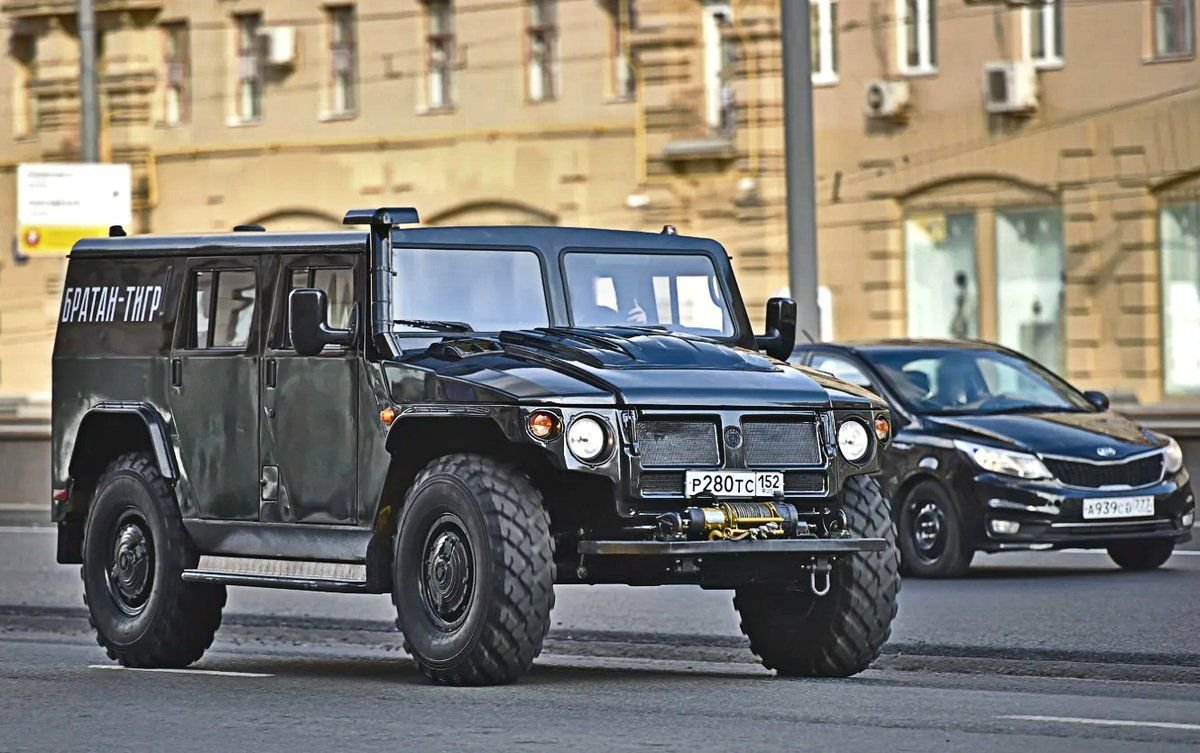 Гражданская версия автомобиля. ГАЗ 2330 тигр. Внедорожник «тигр» (ГАЗ-2330). ГАЗ-2330 тигр Гражданская. ГАЗ-233001 «тигр».