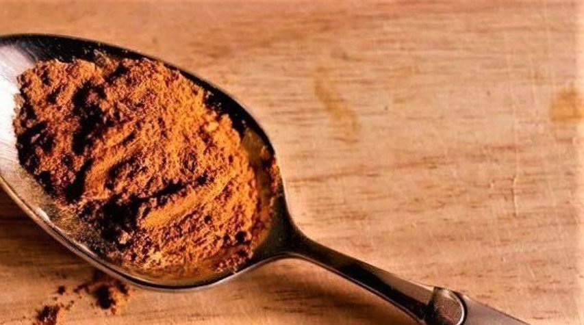 чайная ложка молотой корицы. 1 грамм в чайной ложке. чайная ложка корицы. посуда для корицы как ее открыть. ложка с повидлом.